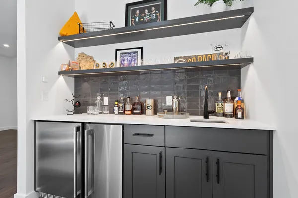 $1,195,000 | 1071 Brookwood Drive, Green Bay, WI 54304