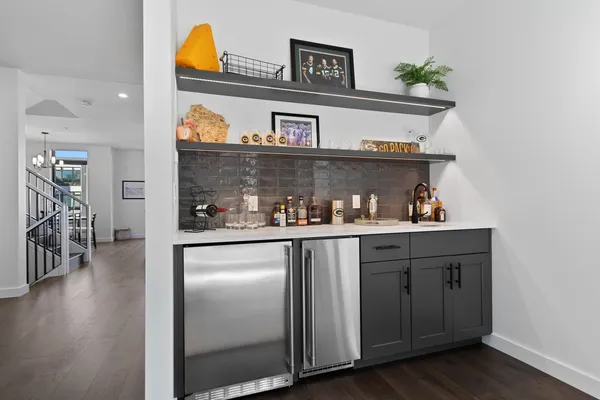$1,195,000 | 1071 Brookwood Drive, Green Bay, WI 54304