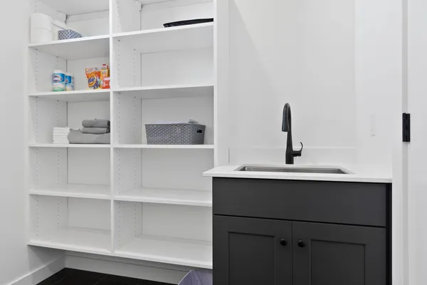 $1,195,000 | 1071 Brookwood Drive, Green Bay, WI 54304