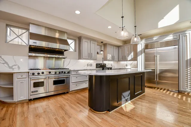 $6,200 | 2094 Brentwood Drive, Houston, TX 77019