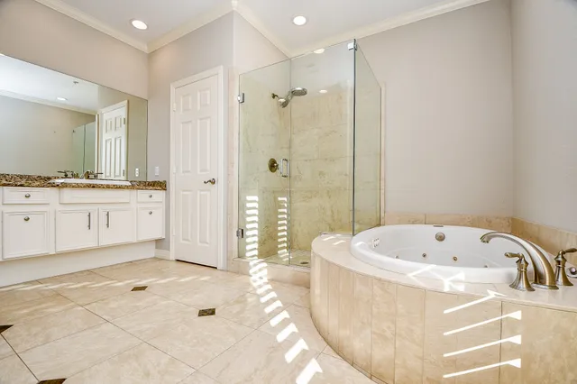 $6,200 | 2094 Brentwood Drive, Houston, TX 77019