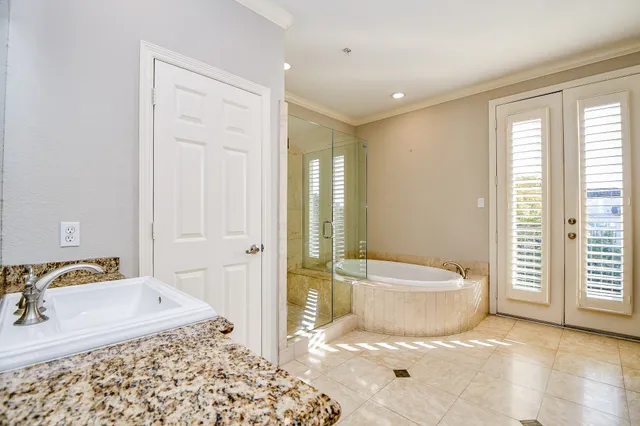 $6,200 | 2094 Brentwood Drive, Houston, TX 77019