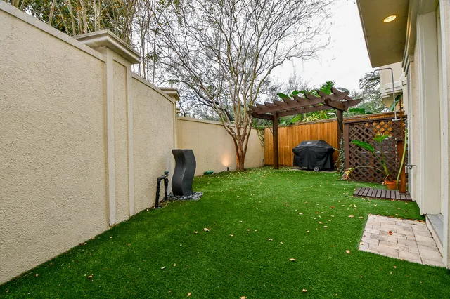 $6,200 | 2094 Brentwood Drive, Houston, TX 77019