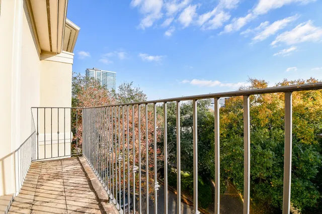 $6,200 | 2094 Brentwood Drive, Houston, TX 77019