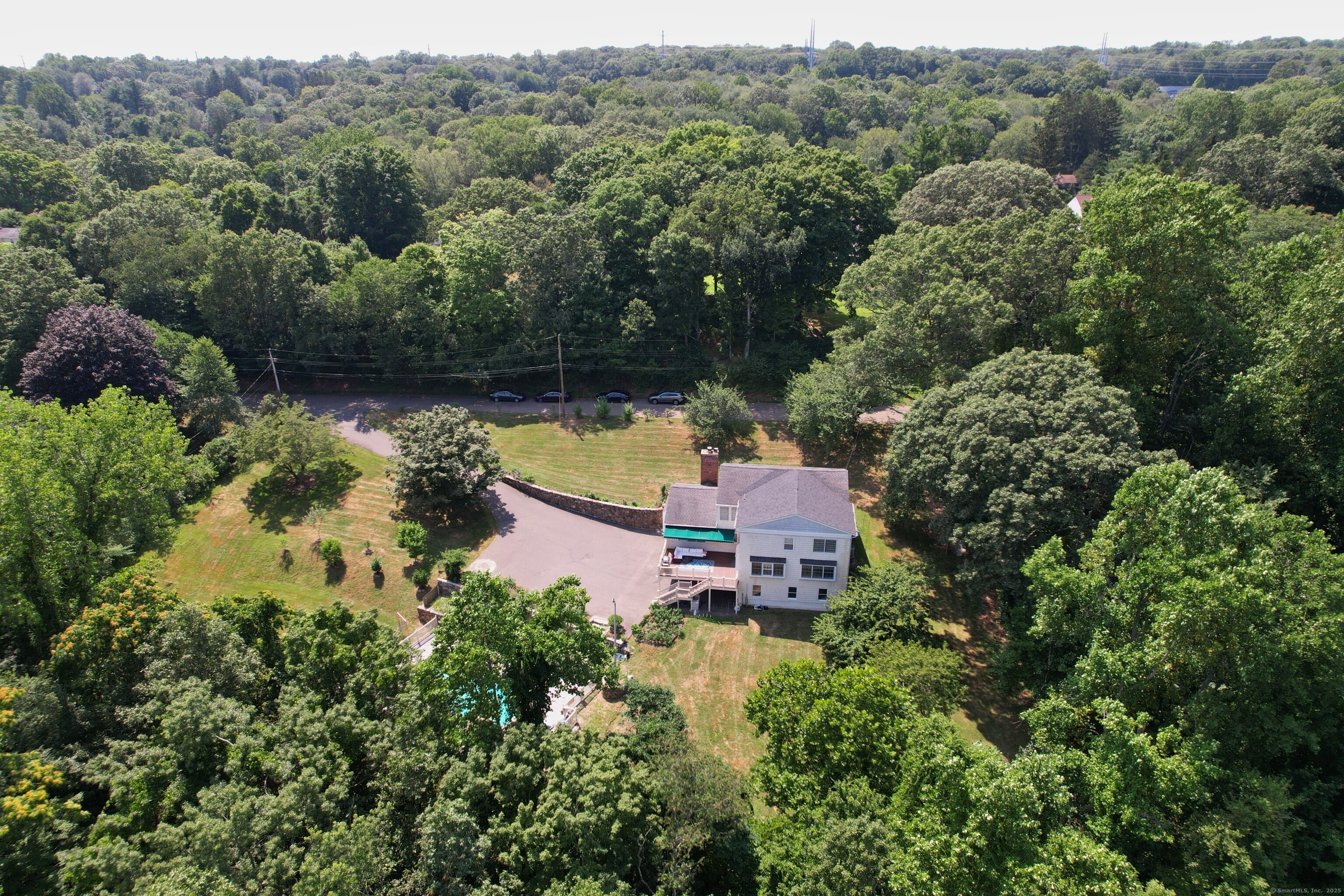 11 Ariel Road Woodbridge, CT 06525 - Photo 5 of 33