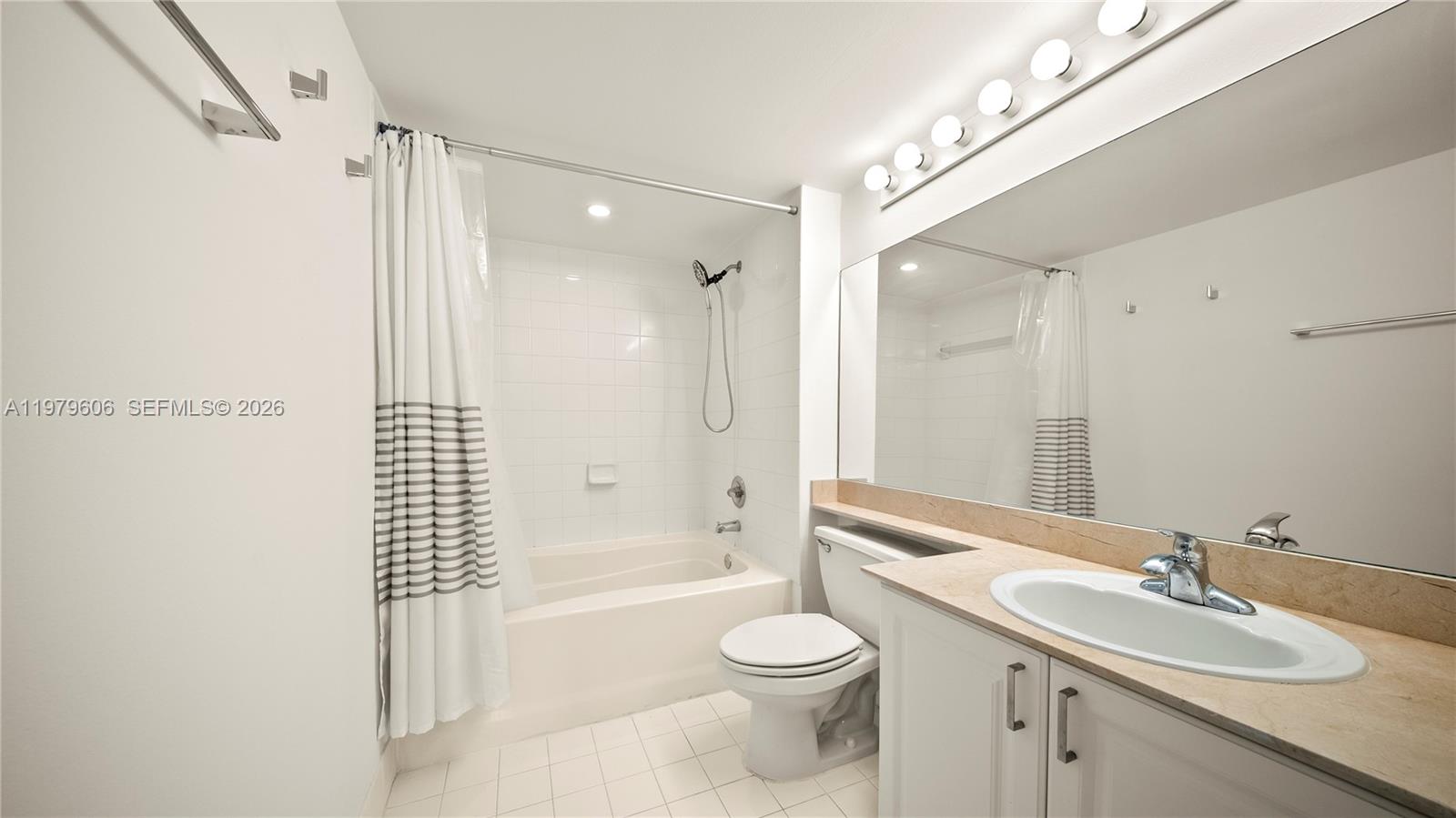 90 Alton Road, Unit 1903 Miami Beach, FL 33139 - Photo 11 of 12