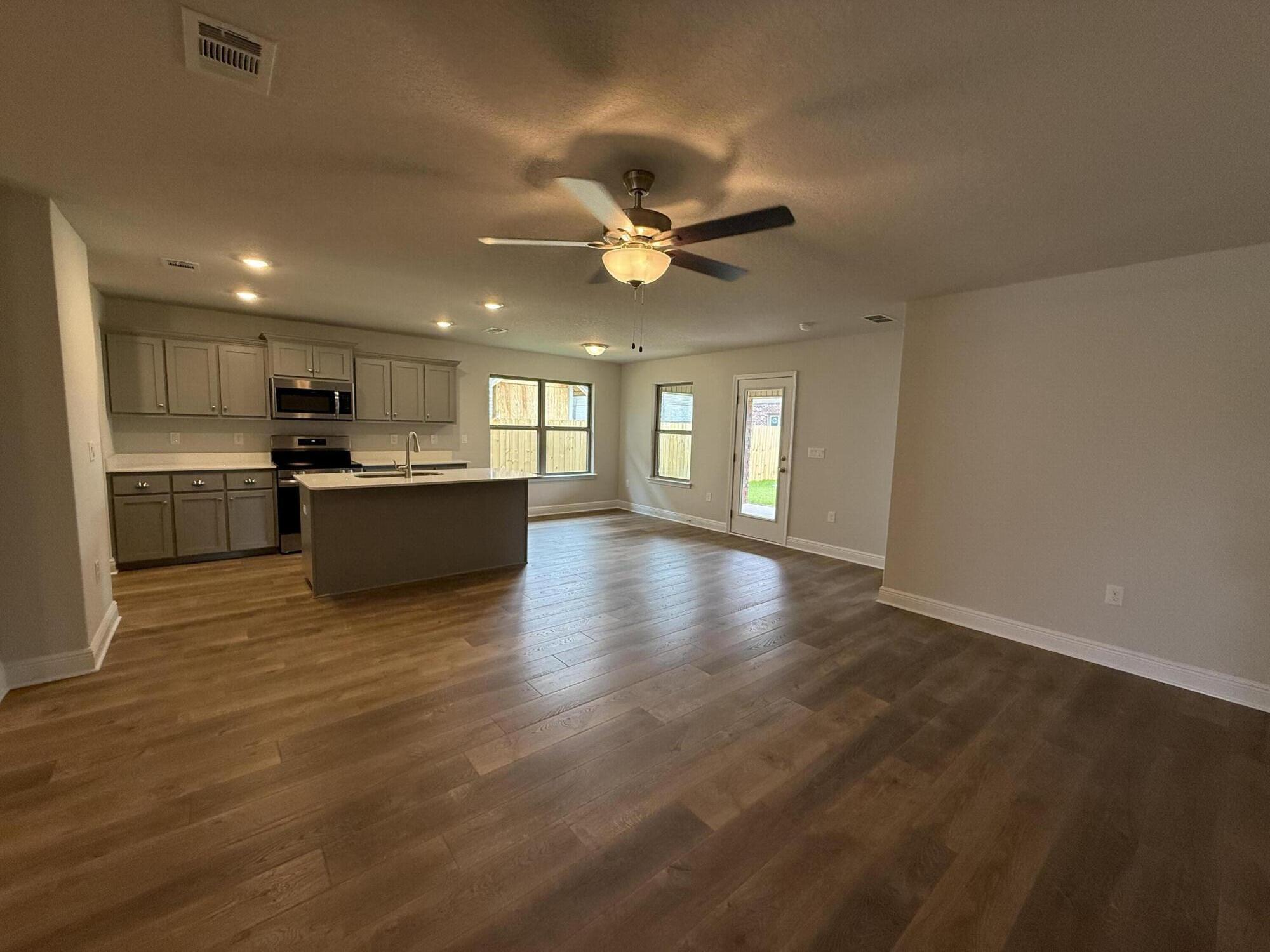 197 Ridgeway Circle Crestview, FL 32536 - Photo 12 of 24 IMG_6931