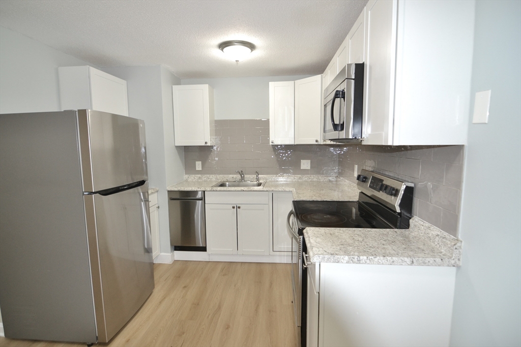 77 Nicholas Road, Unit I Framingham, MA 01701 - Photo 2 of 25