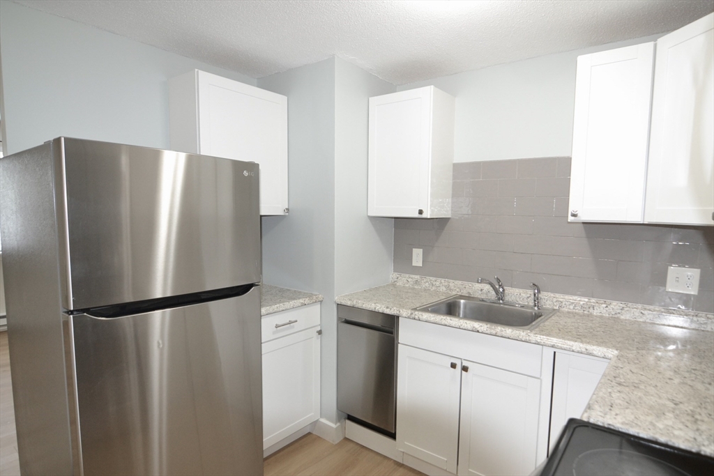 77 Nicholas Road, Unit I Framingham, MA 01701 - Photo 5 of 25