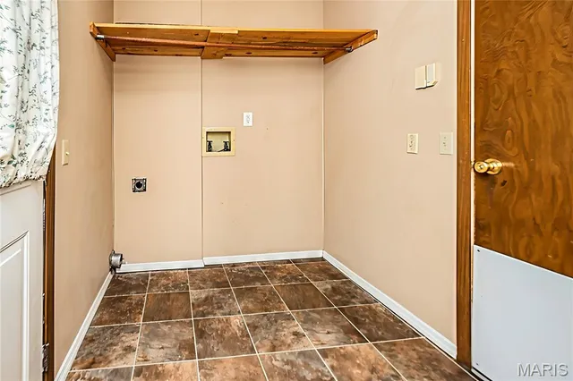 $325,000 | 1044 Holly River Drive, Florissant, MO 63031