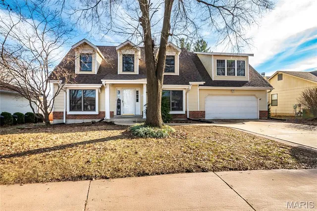 $325,000 | 1044 Holly River Drive, Florissant, MO 63031