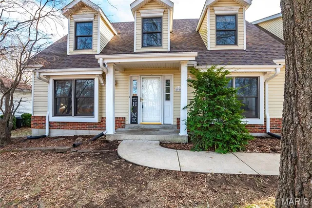 $325,000 | 1044 Holly River Drive, Florissant, MO 63031