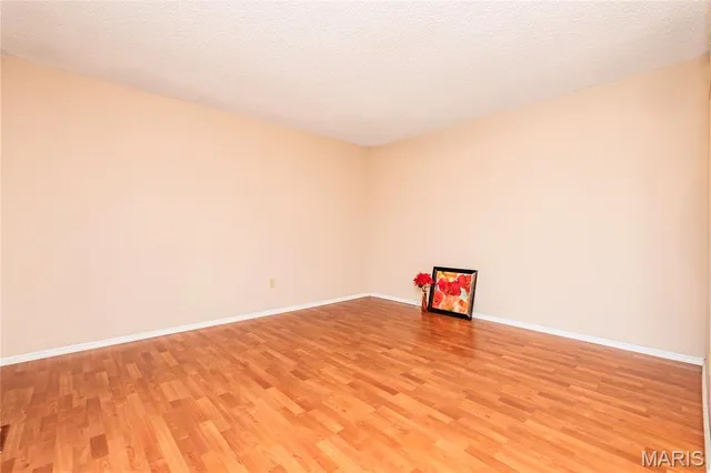 $325,000 | 1044 Holly River Drive, Florissant, MO 63031