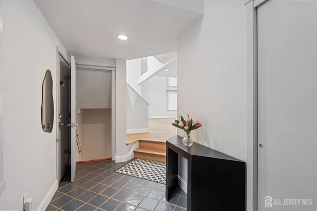 a view of entryway with furniture