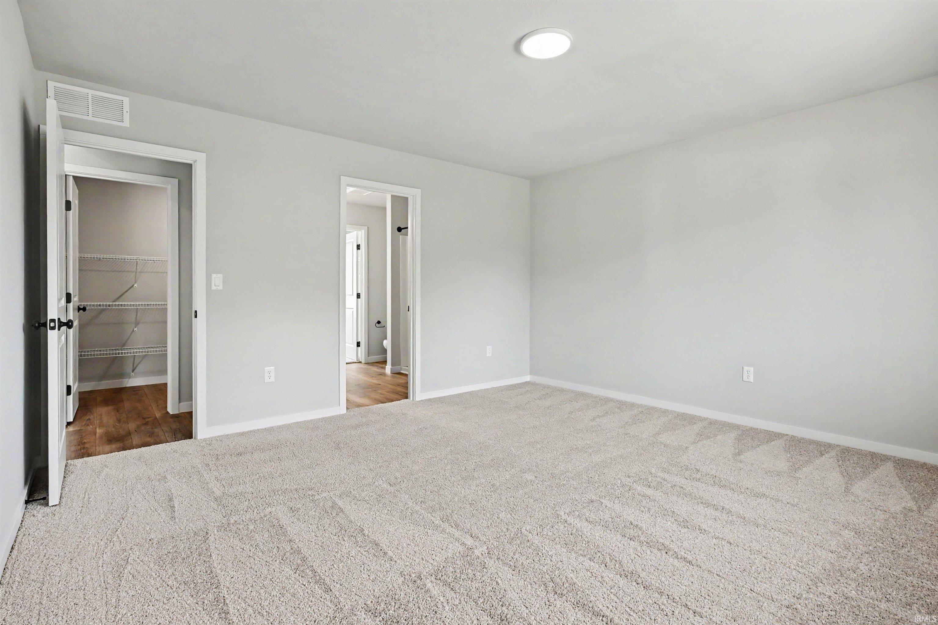682 South Paradise Drive Rochester, IN 46975 - Photo 8 of 34