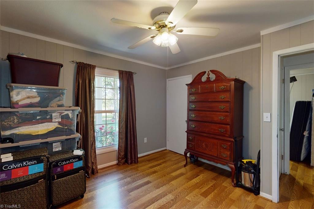 6028 Brantley Gordon Road Denton, NC 27239 - Photo 26 of 34 Second bedroom, laminate floors, nice size closet.