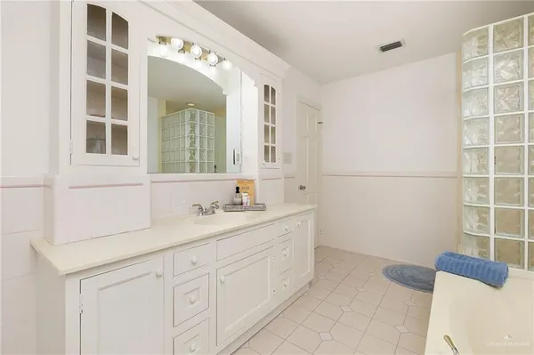 $469,000 | 700 South G Street, McAllen, TX 78501