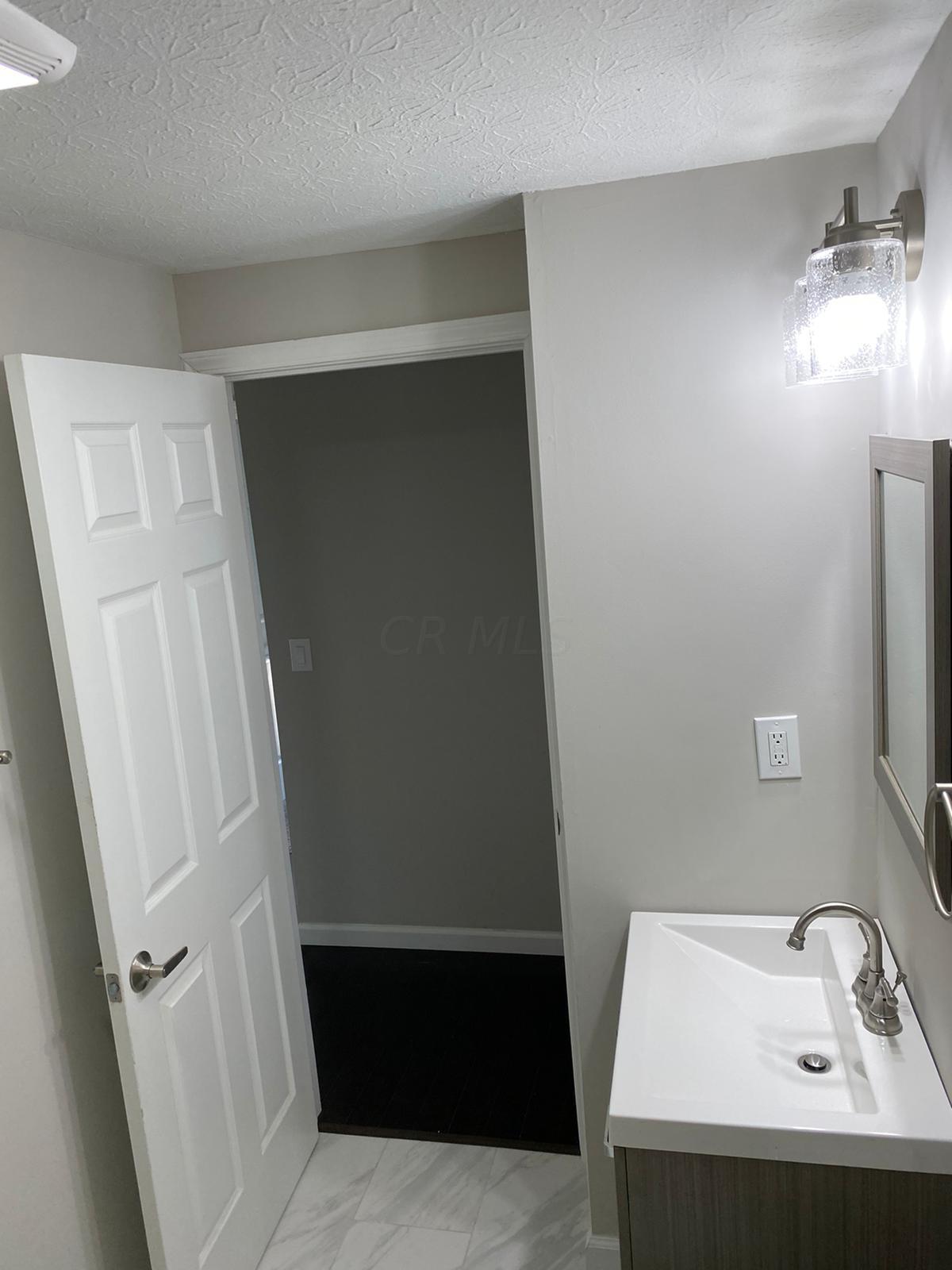 1820 Brookfield Road Columbus, OH 43229 - Photo 26 of 39 Gallery Image 26