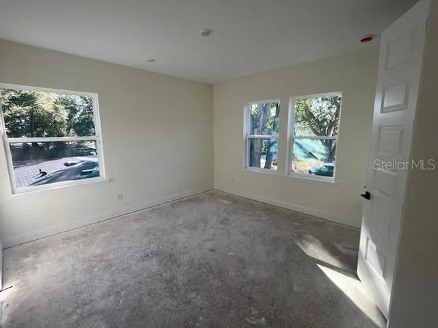 a view of empty room with window