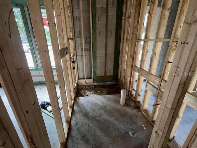 1505 Cole Road Orlando, FL 32803 - Photo 12 of 17 a view of an entryway