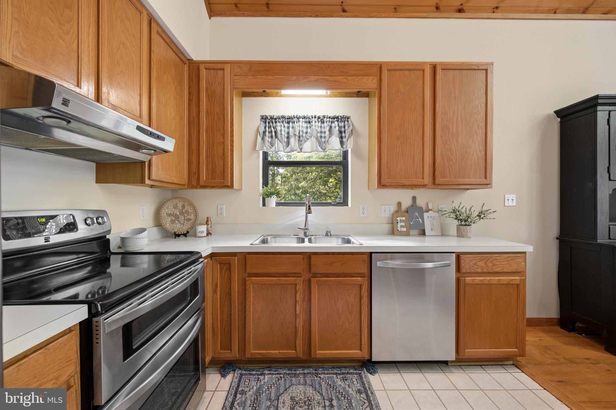 6739 West Lakeridge Road New Market, MD 21774 - Photo 22 of 77 Kitchen