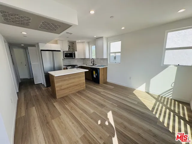 $3,500 | 231 East 85th Street, Unit 231, Los Angeles, CA 90003