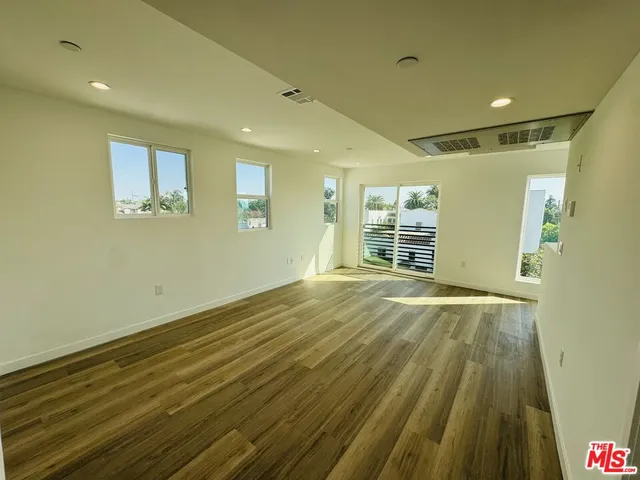 $3,500 | 231 East 85th Street, Unit 231, Los Angeles, CA 90003