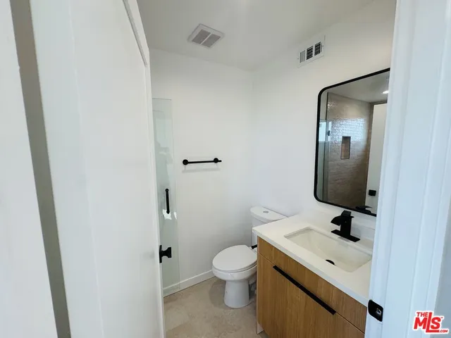 $3,500 | 231 East 85th Street, Unit 231, Los Angeles, CA 90003