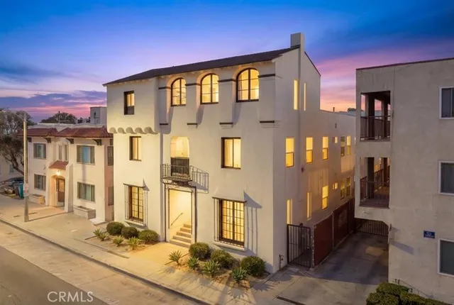 $2,095 | 1827 East 4th Street, Unit 7, Long Beach, CA 90802