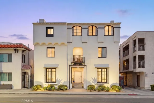 $2,095 | 1827 East 4th Street, Unit 7, Long Beach, CA 90802