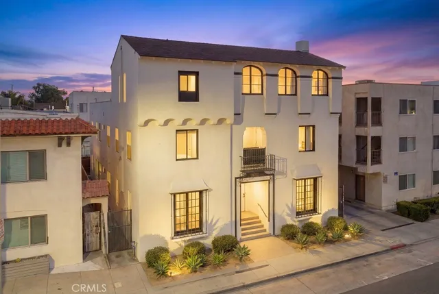 $2,095 | 1827 East 4th Street, Unit 7, Long Beach, CA 90802