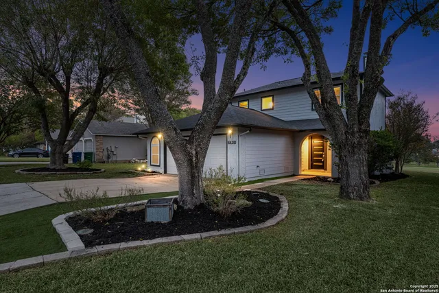 a view of a yard in front of house