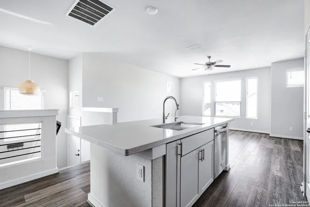 $2,300 | 7910 Needle Creek, San Antonio, TX 78249