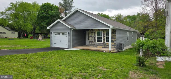 $384,900 | 402 8th Avenue, Burnham, PA 17009