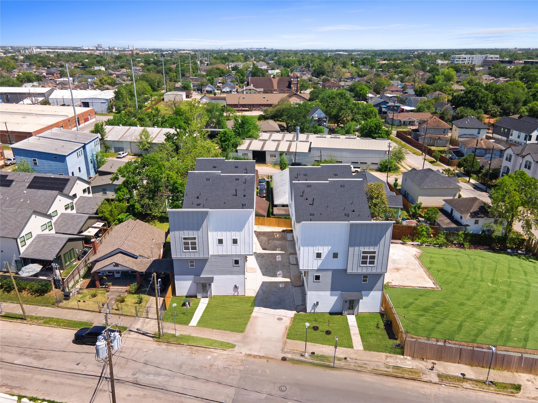 111 Milby Street Houston, TX 77003 - Photo 30 of 34 an aerial view of residential houses with yard