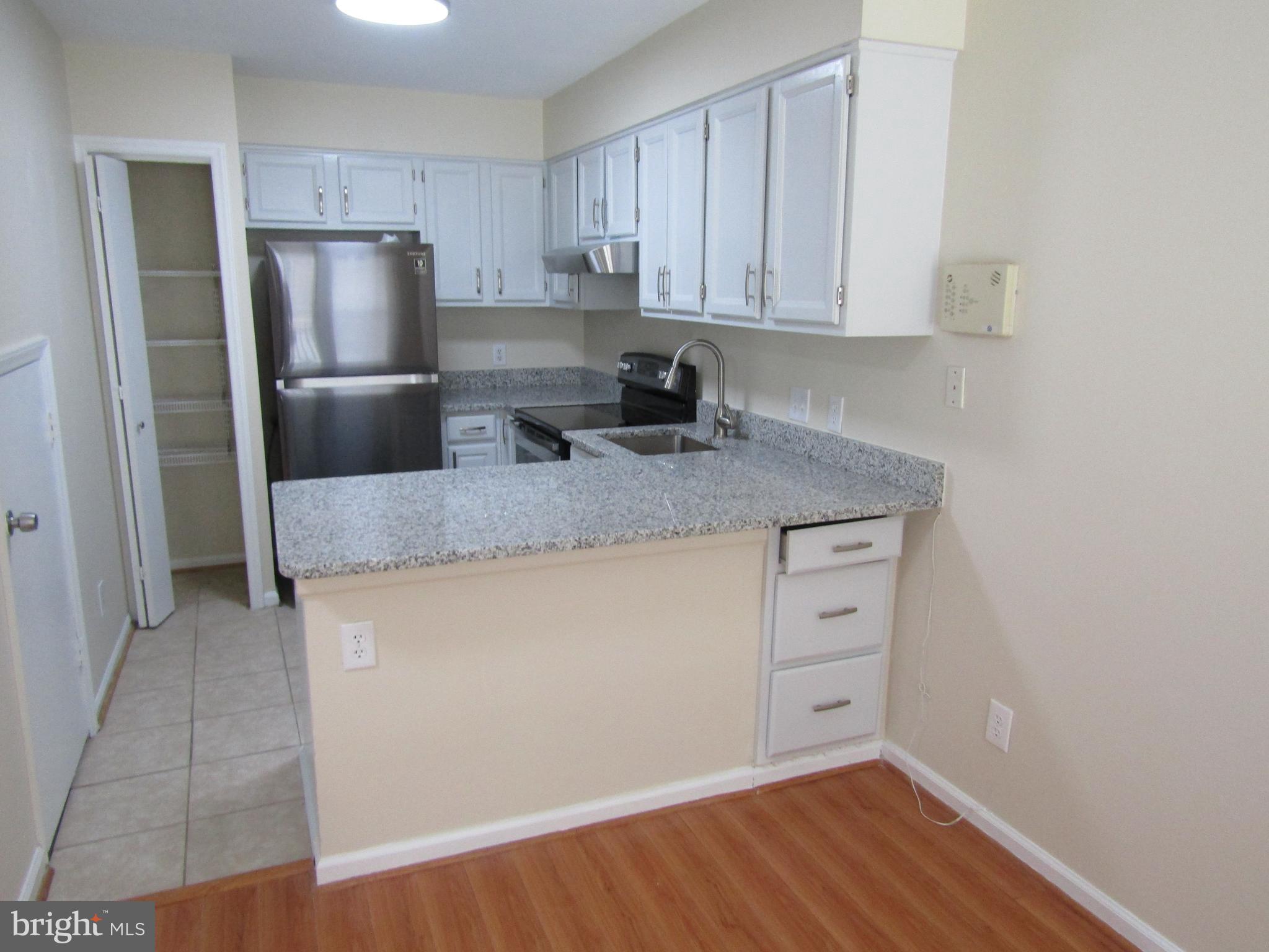 6013 Rabbit Hill Court Centreville, VA 20121 - Photo 20 of 54 Kitchen