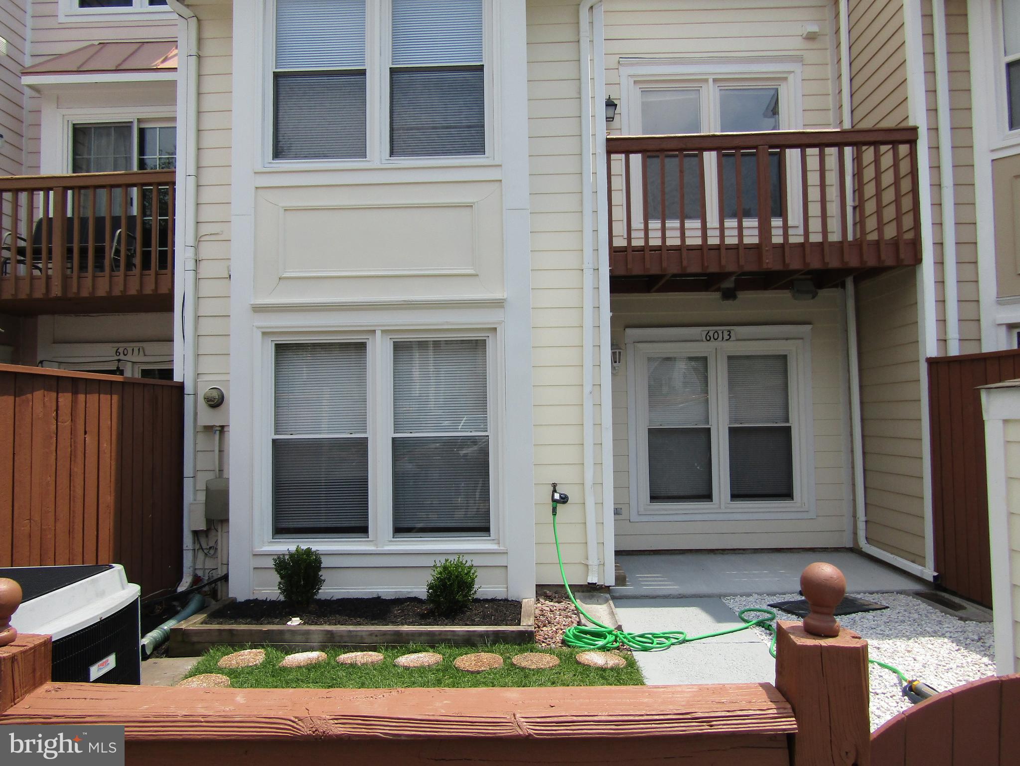 6013 Rabbit Hill Court Centreville, VA 20121 - Photo 4 of 54 Exterior view