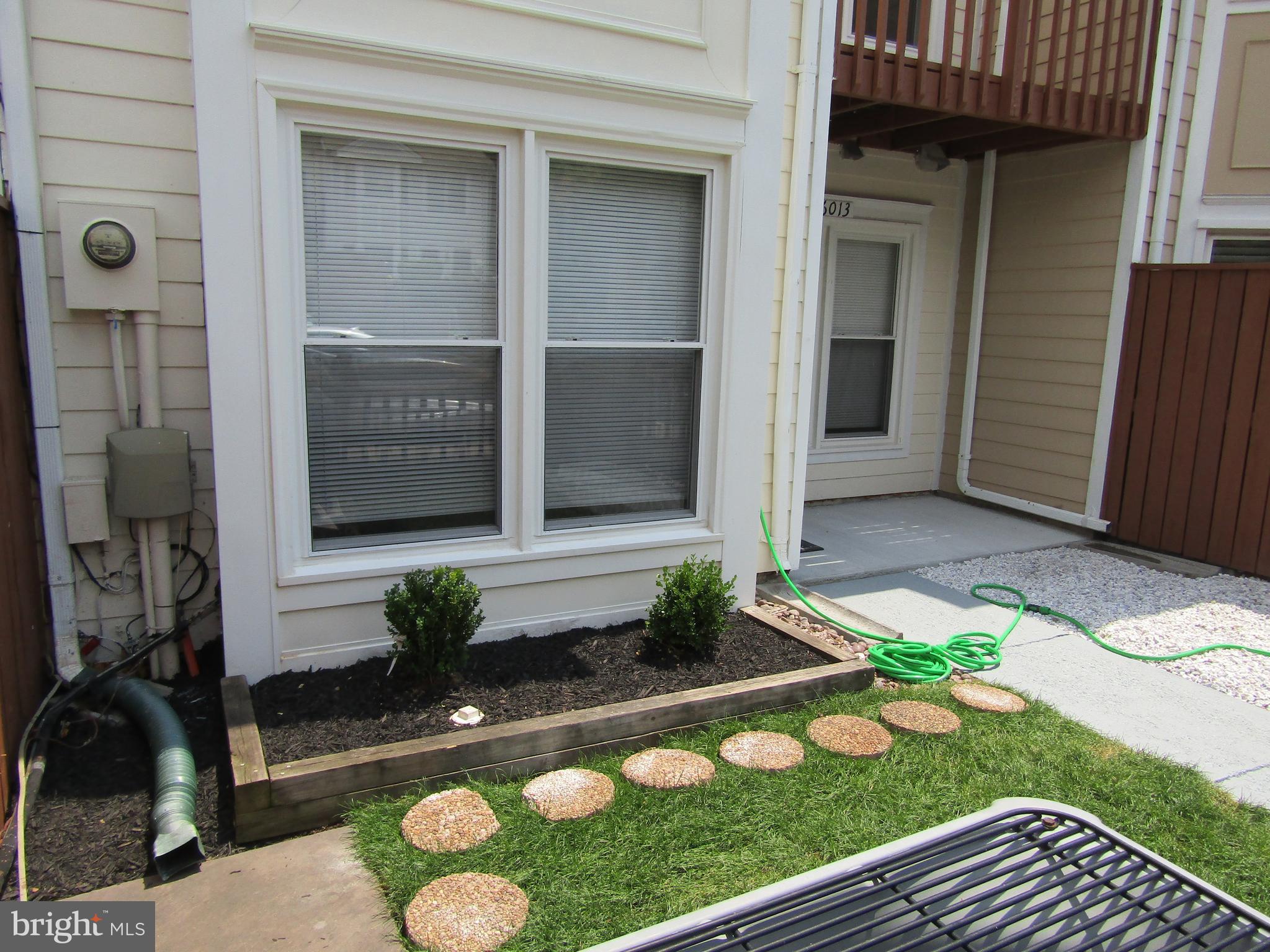 6013 Rabbit Hill Court Centreville, VA 20121 - Photo 6 of 54 Exterior view