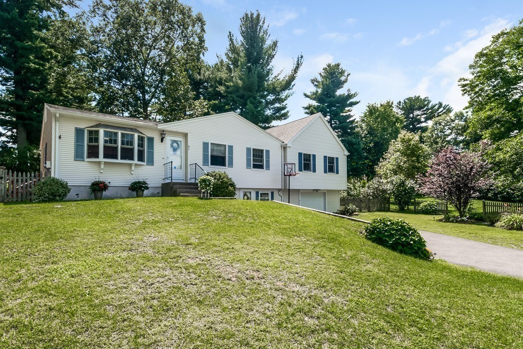 61 Gourley Road Springfield, MA 01129 - Photo 1 of 24