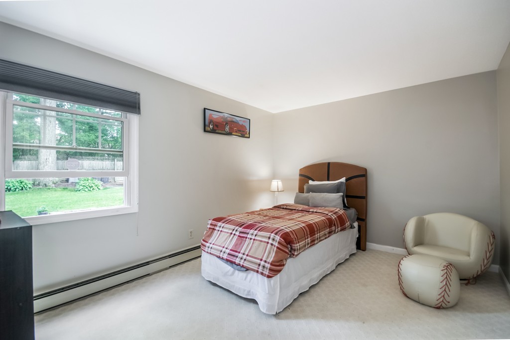 61 Gourley Road Springfield, MA 01129 - Photo 12 of 24