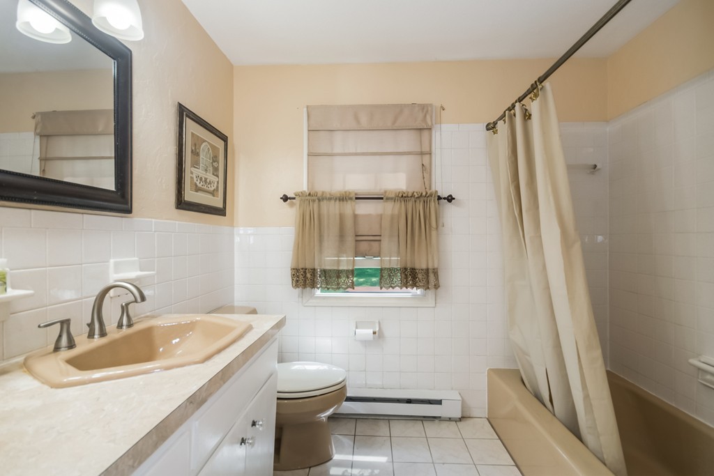 61 Gourley Road Springfield, MA 01129 - Photo 16 of 24