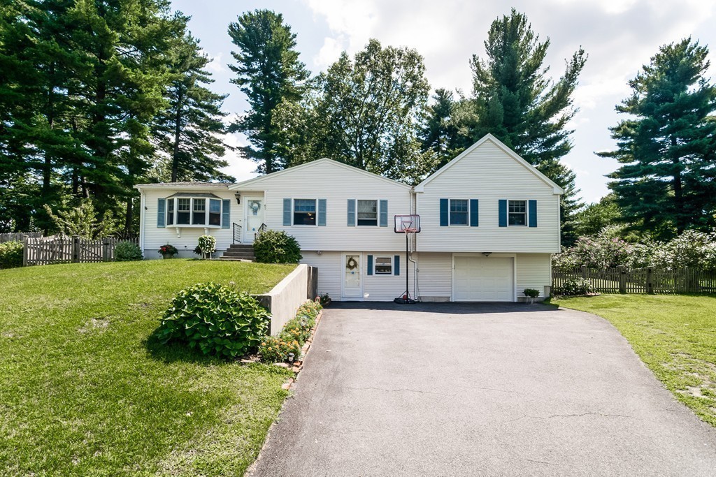 61 Gourley Road Springfield, MA 01129 - Photo 2 of 24