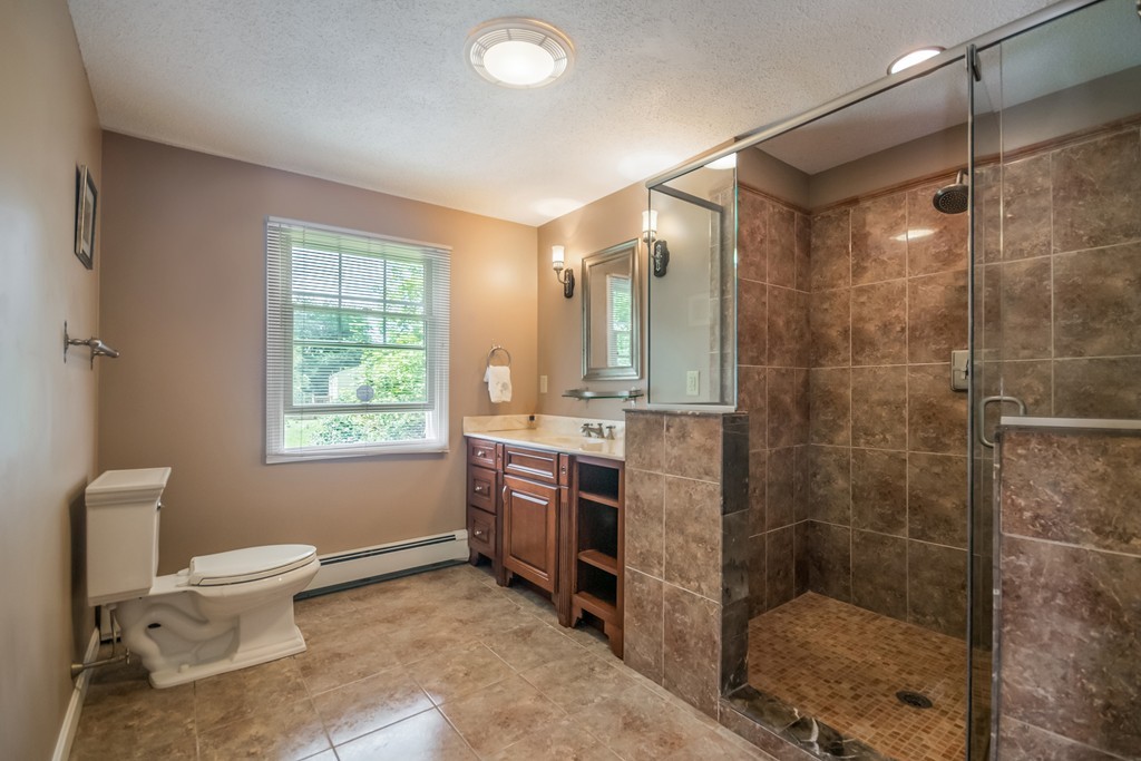 61 Gourley Road Springfield, MA 01129 - Photo 10 of 24