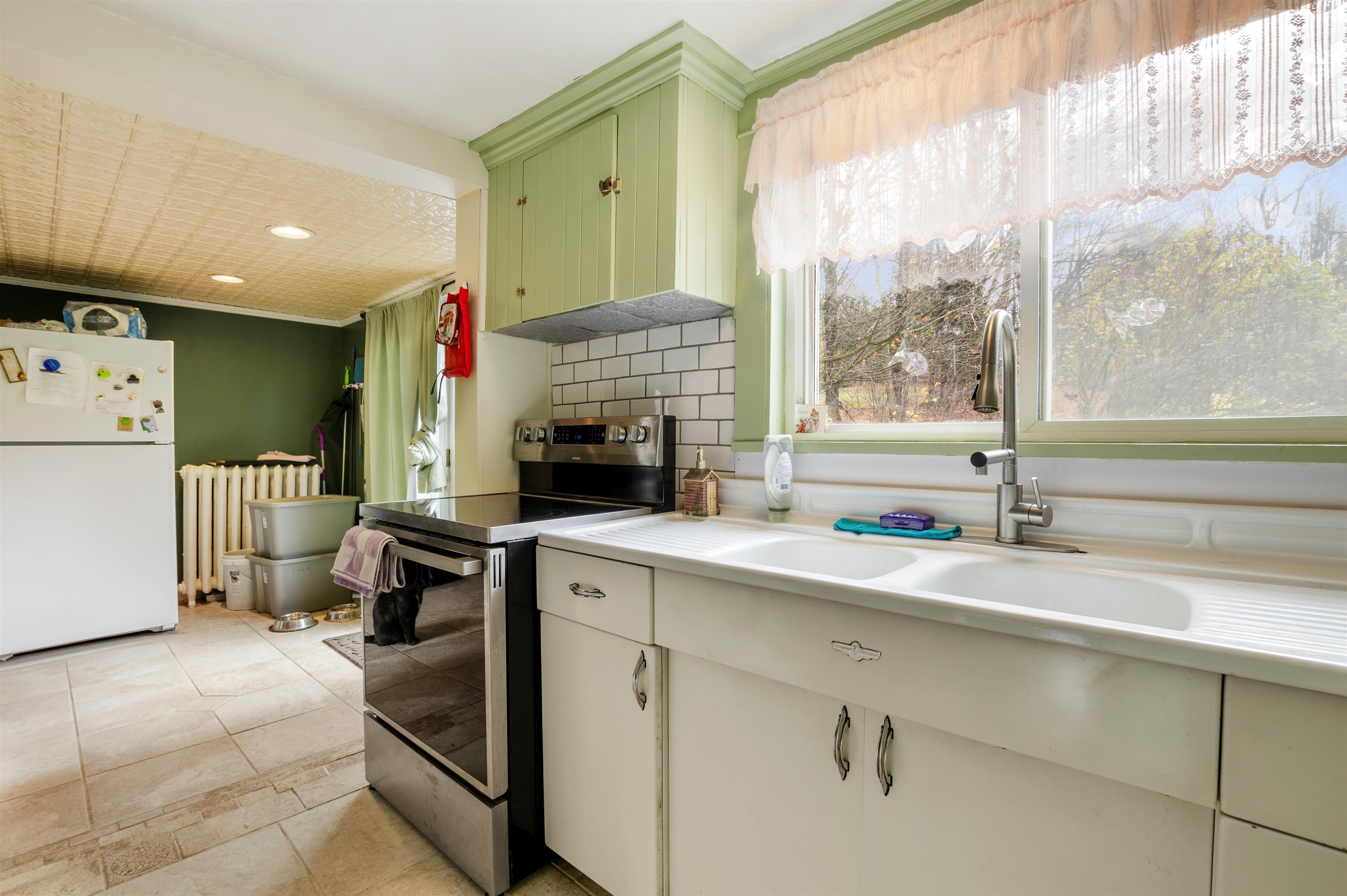 162 Caswell Avenue Derby, VT 05830 - Photo 19 of 53