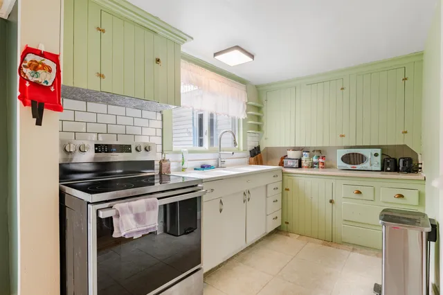 $230,000 | 162 Caswell Avenue, Derby, VT 05830