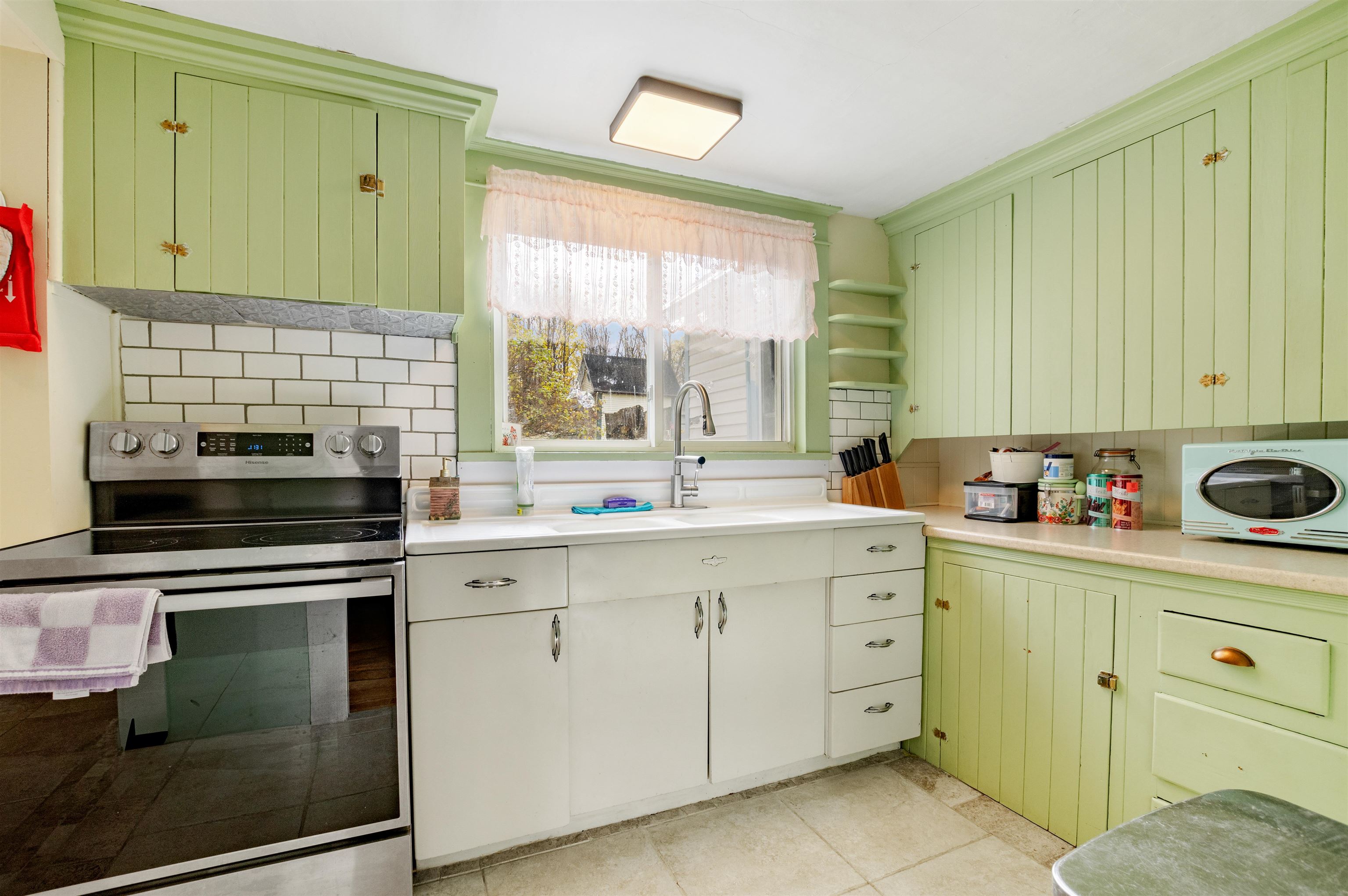 162 Caswell Avenue Derby, VT 05830 - Photo 21 of 53