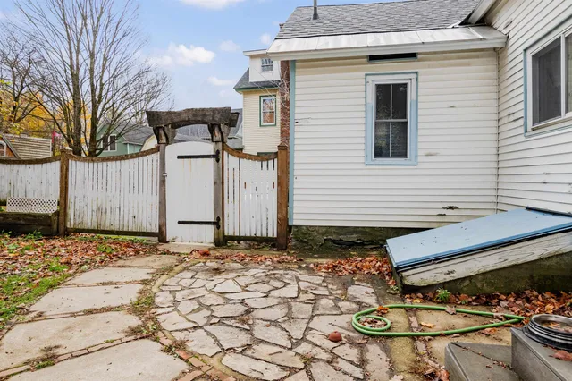 $230,000 | 162 Caswell Avenue, Derby, VT 05830