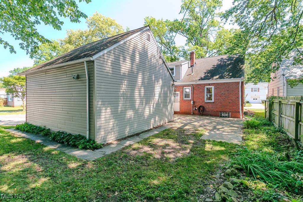 1216 Homestead Road South Euclid, OH 44121 - Photo 5 of 34