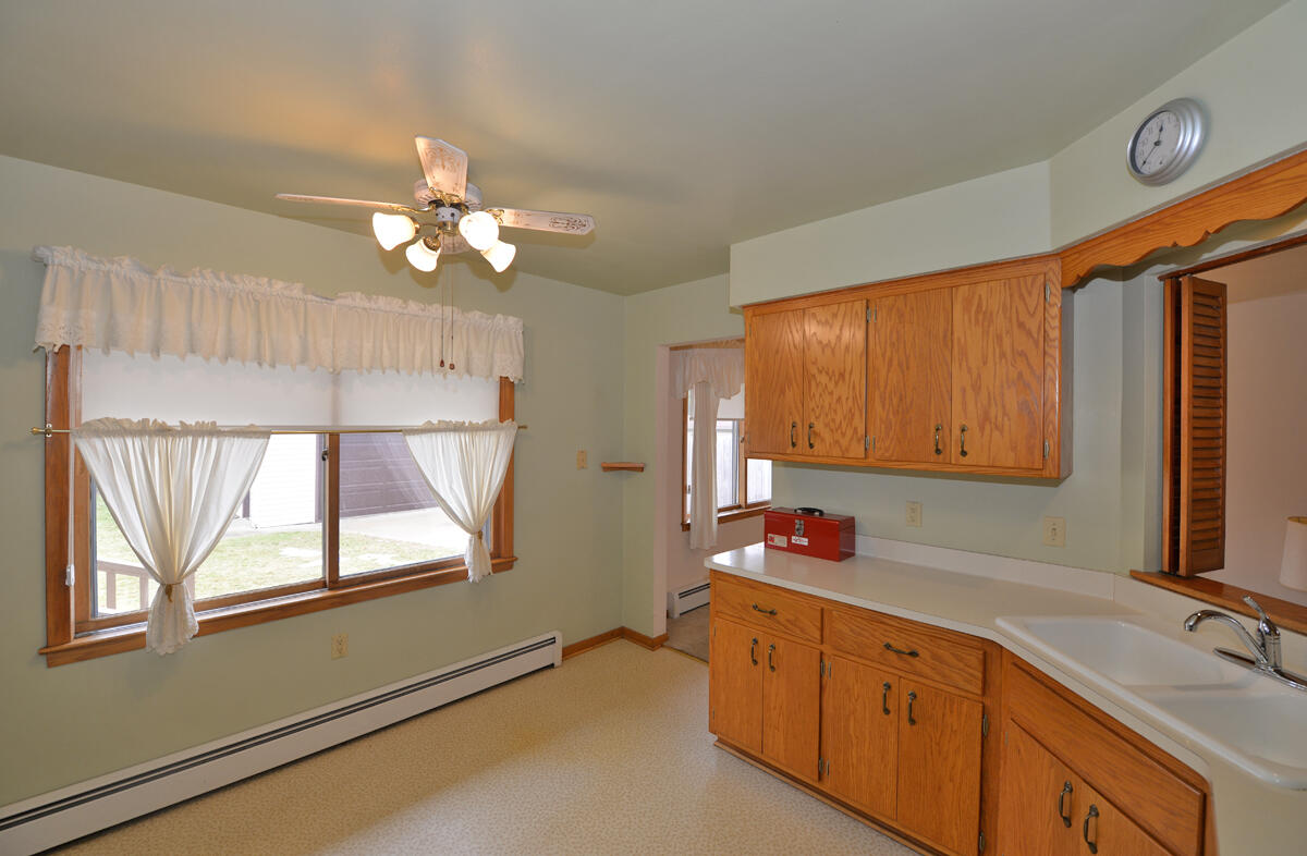 59 Virginia Street Racine, WI 53405 - Photo 11 of 29 112