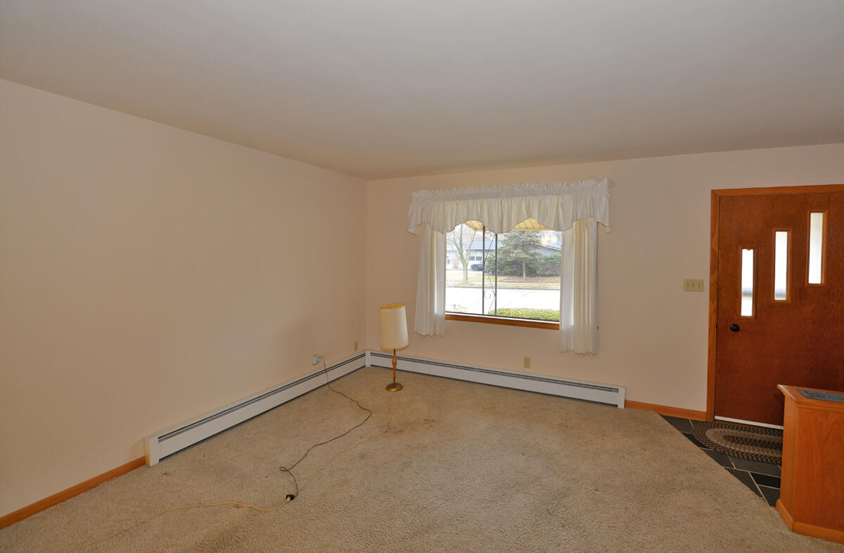 59 Virginia Street Racine, WI 53405 - Photo 3 of 29 103